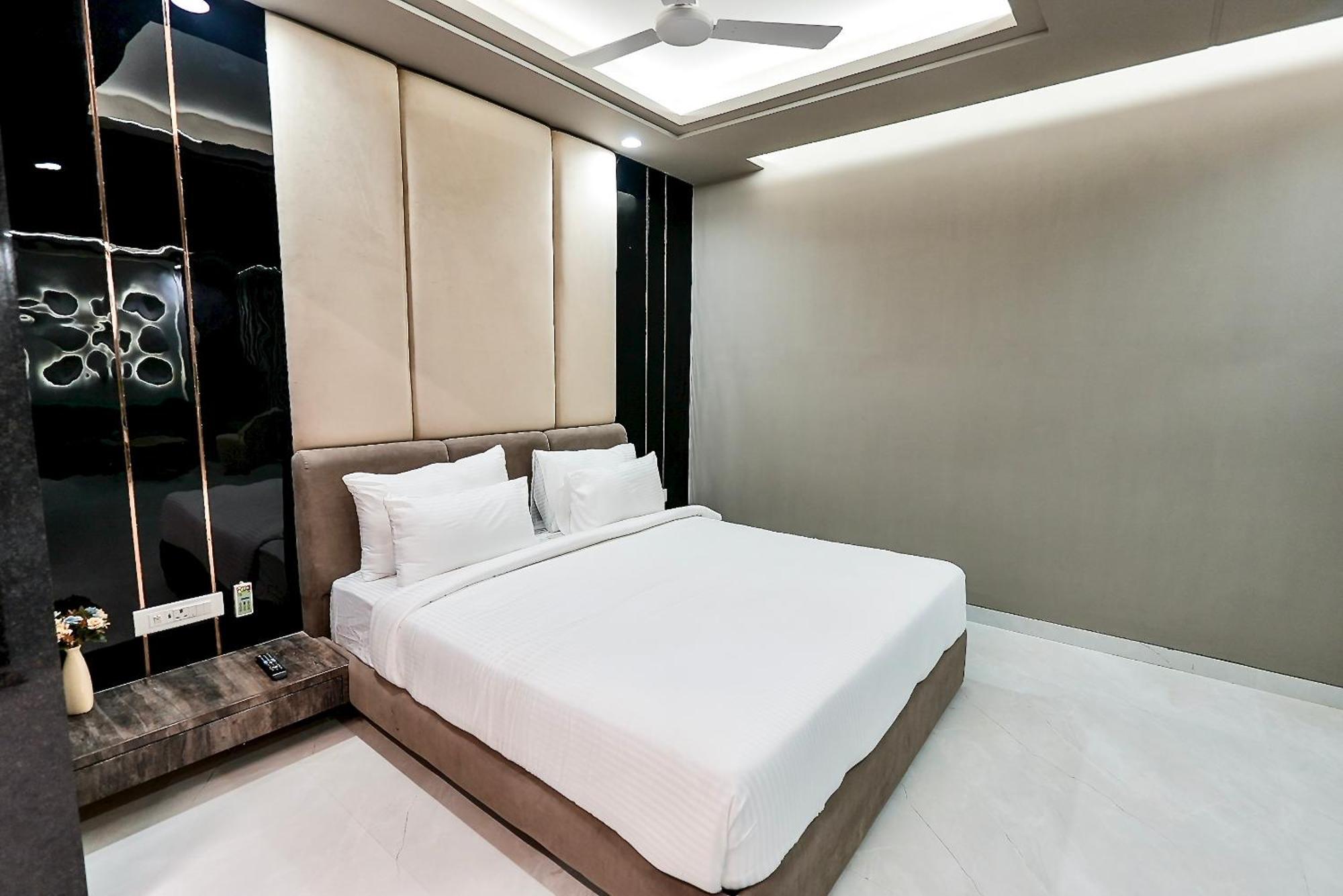 Hotel Elinor By Dazzling Hotels & Resorts アーグラ エクステリア 写真
