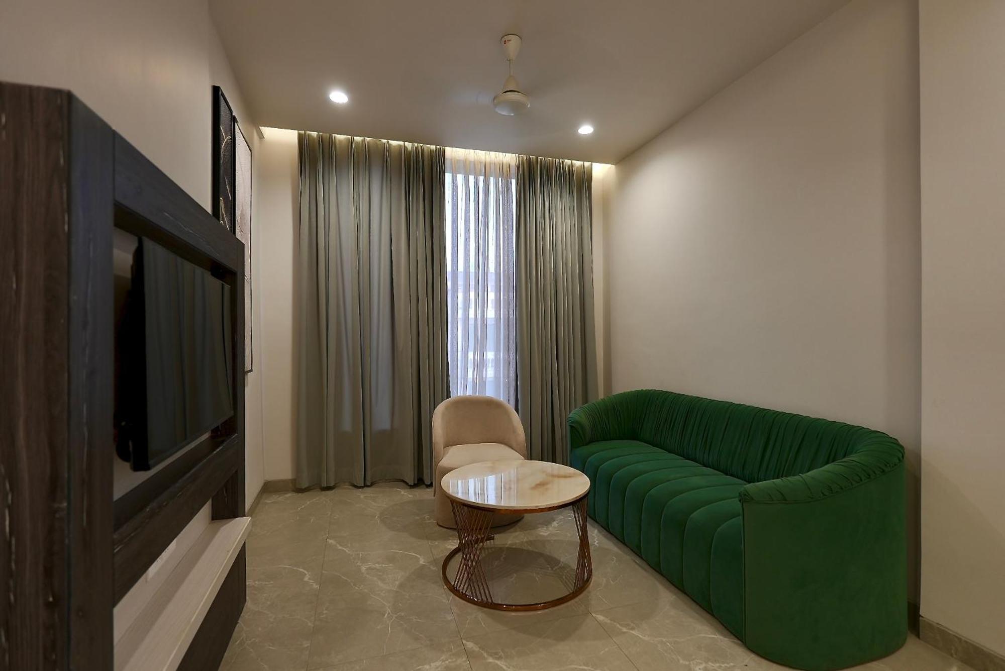 Hotel Elinor By Dazzling Hotels & Resorts アーグラ エクステリア 写真